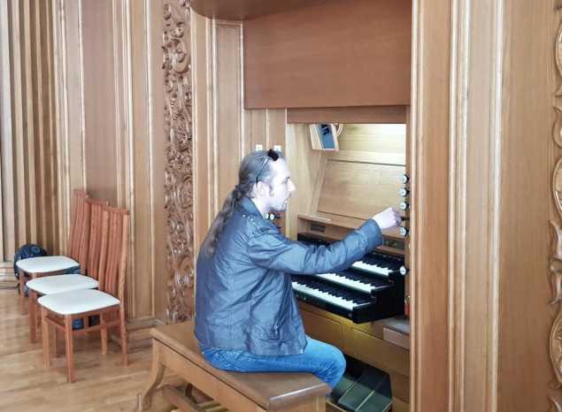 Органист Моше Ариэль Ганелин приступил к репетициям